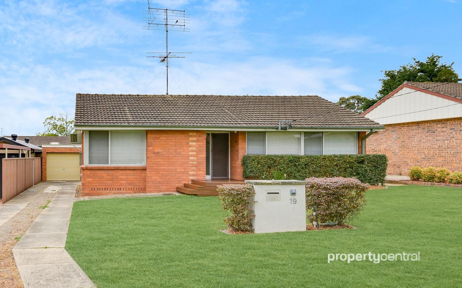 19 Hillview Avenue, South Penrith NSW 2750, Image 0