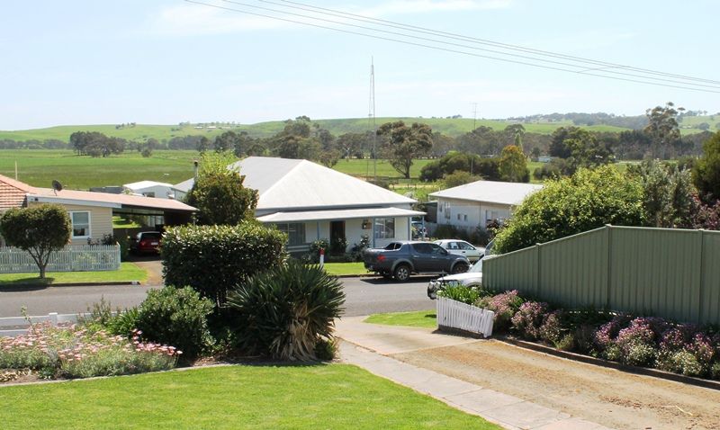 47 Addison Street, Casterton VIC 3311, Image 2