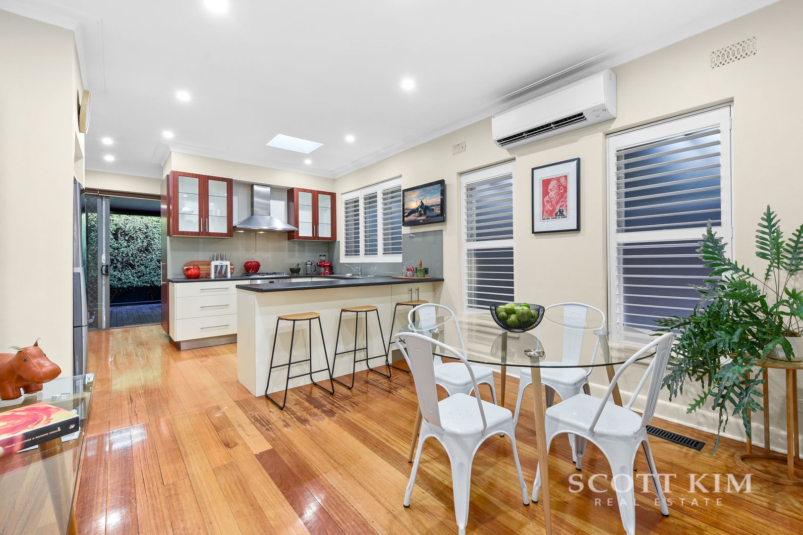 6 Chestnut Street, Surrey Hills VIC 3127, Image 2