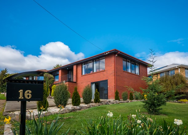 16 Lachlan Road, New Norfolk TAS 7140