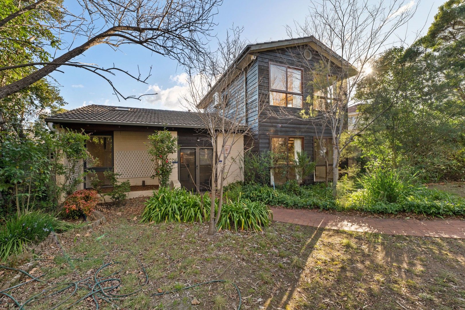 4 bedrooms House in 54 Kidston Crescent CURTIN ACT, 2605