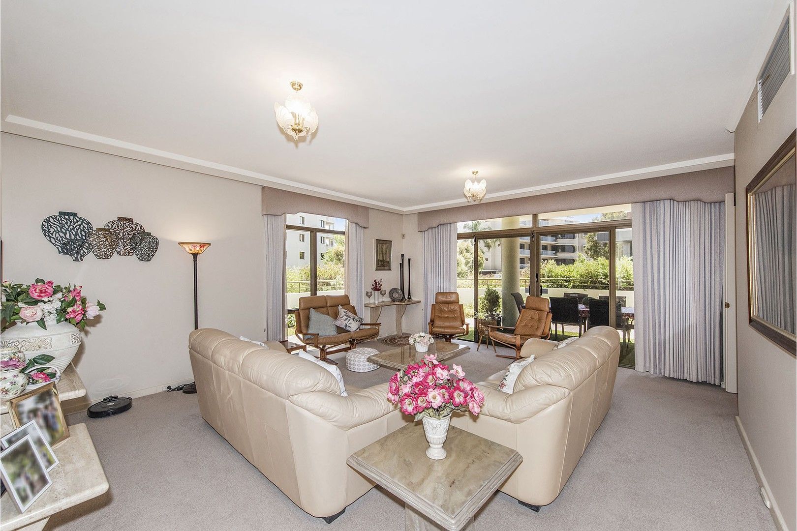 3 bedrooms Apartment / Unit / Flat in 2/34 Mill Point Road SOUTH PERTH WA, 6151