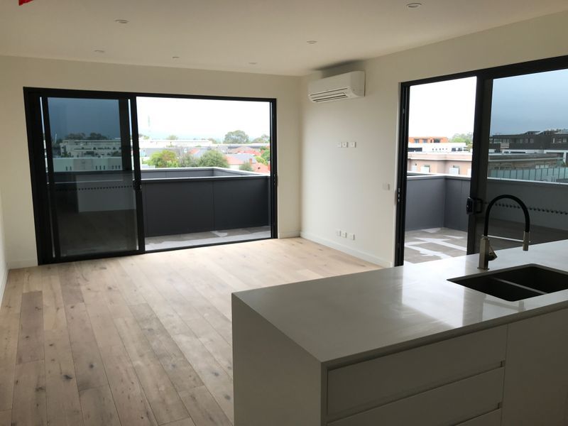 3 bedrooms Apartment / Unit / Flat in 301/323 Neerim Road CARNEGIE VIC, 3163