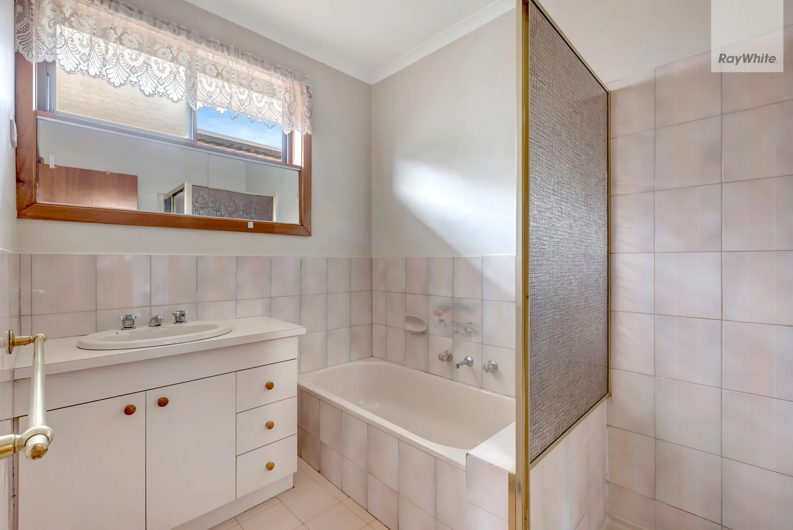 Additional image 7 of 16 Appletree Drive, Mill Park VIC 3082