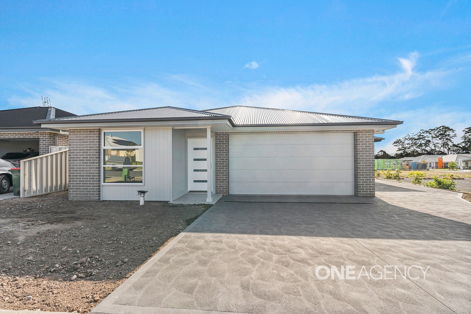 4 bedrooms House in 74 Firetail Street SOUTH NOWRA NSW, 2541