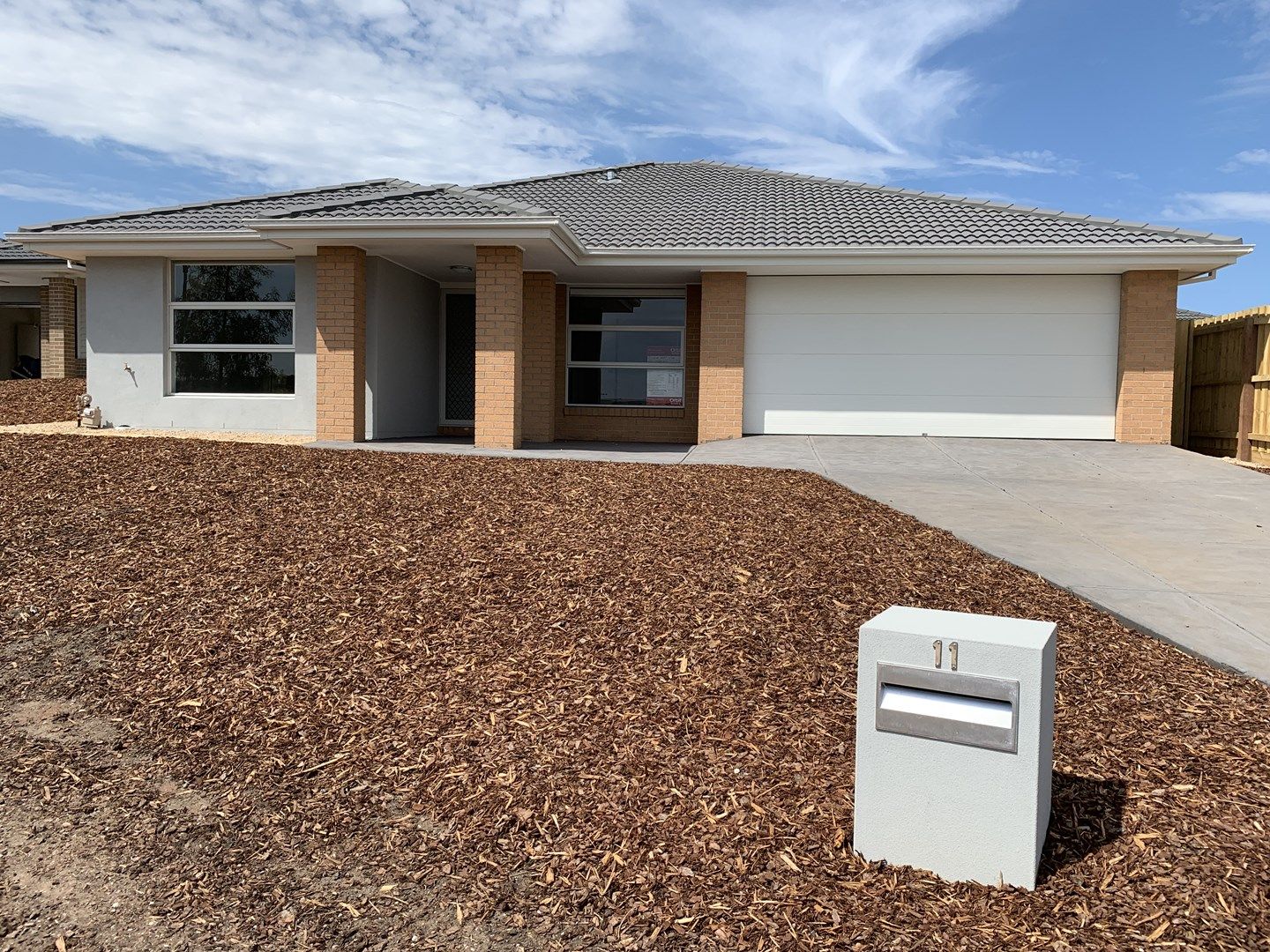 4 bedrooms House in 11 Hart Crescent BROOKFIELD VIC, 3338