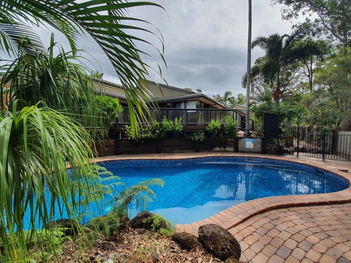 5 bedrooms House in 8 Tennyson Place ROBINA QLD, 4226