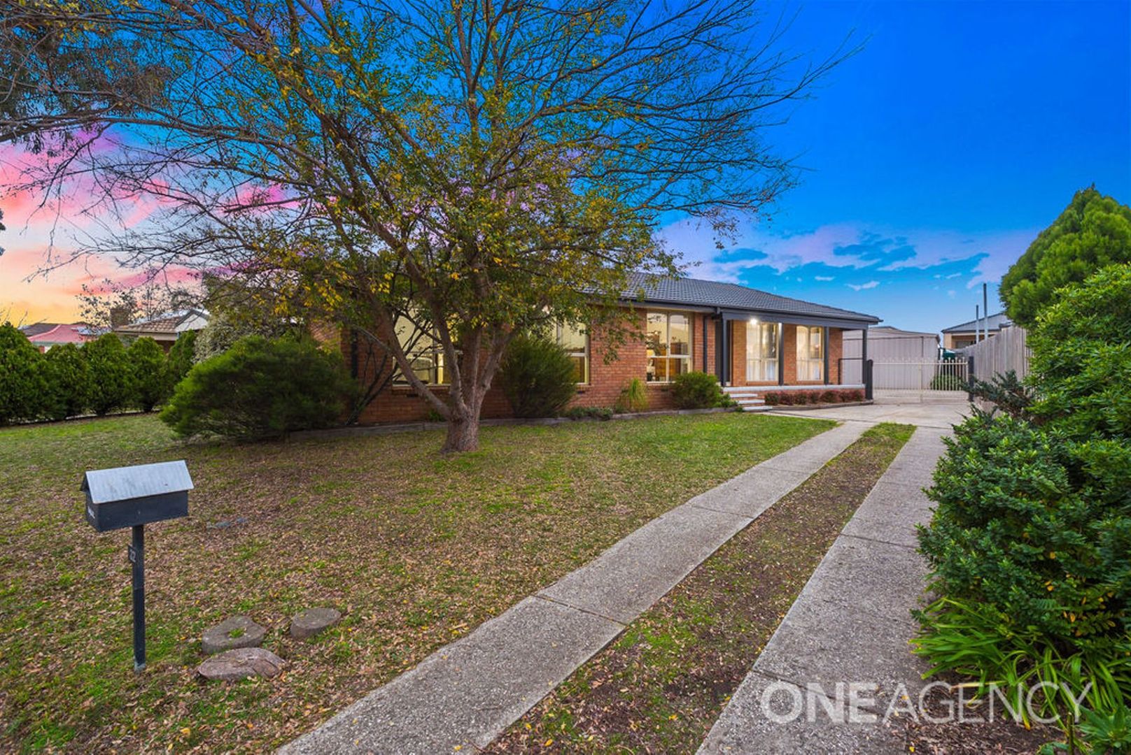 32 Dunrossil Drive, Sunbury VIC 3429, Image 1