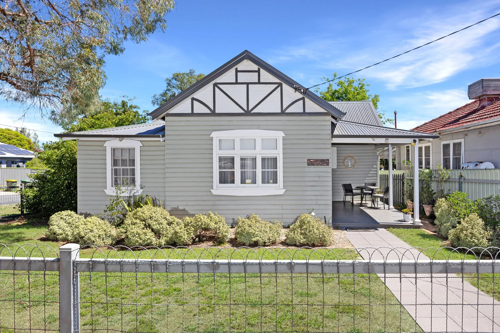 54 Heath Street, Turvey Park NSW 2650