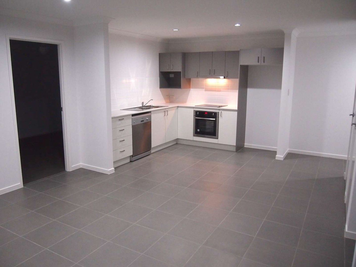 3 bedrooms Semi-Detached in 1/9 Champion Crescent GRIFFIN QLD, 4503