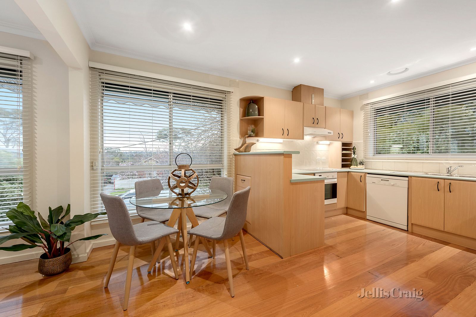 1/8 Jervis Street, Camberwell VIC 3124, Image 2