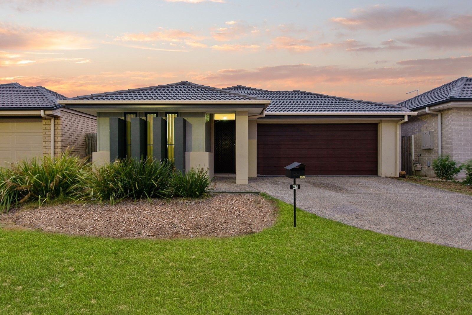 4 bedrooms House in 42 Denham Crescent NORTH LAKES QLD, 4509