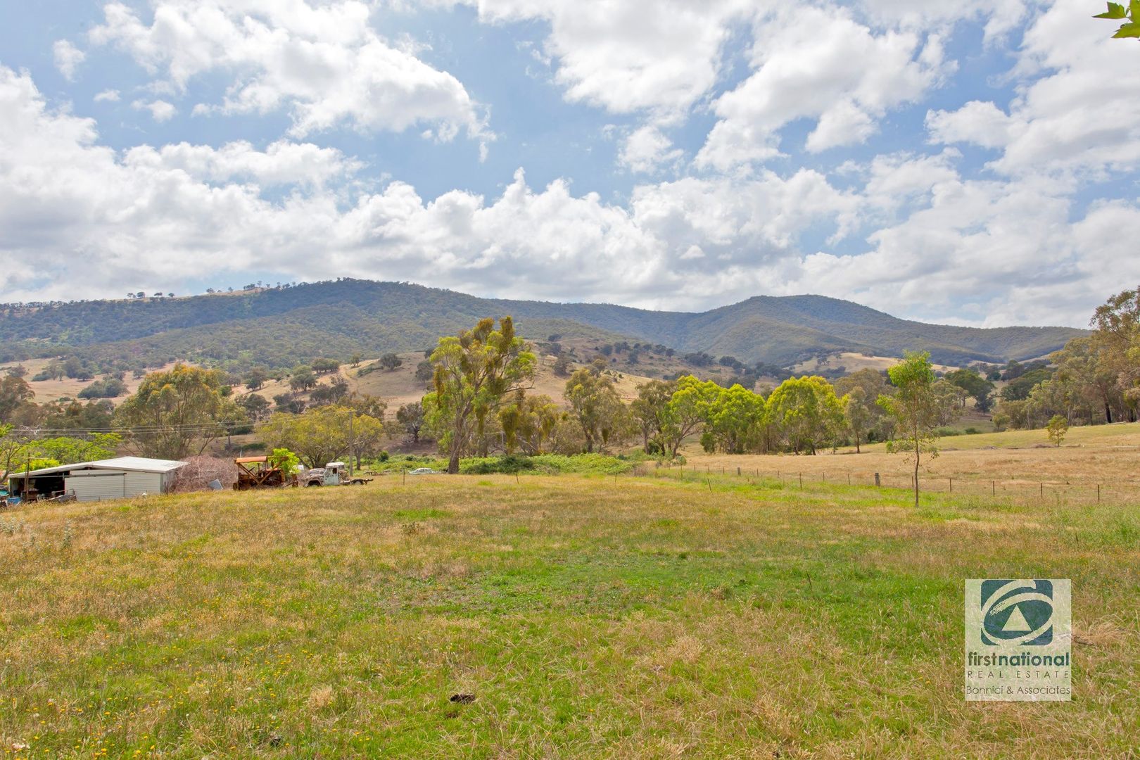 825 Sandy Creek Road, Sandy Creek VIC 3695, Image 2