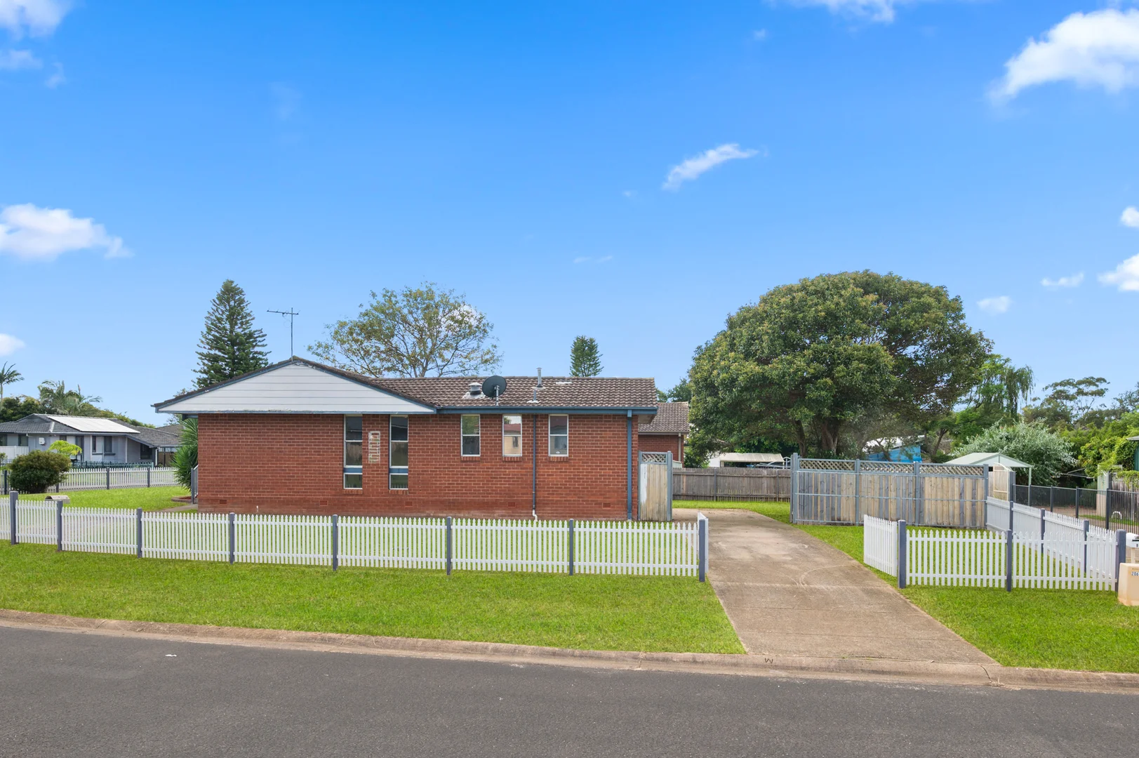 Additional image 10 of 2 Foxlow Place, Airds NSW 2560