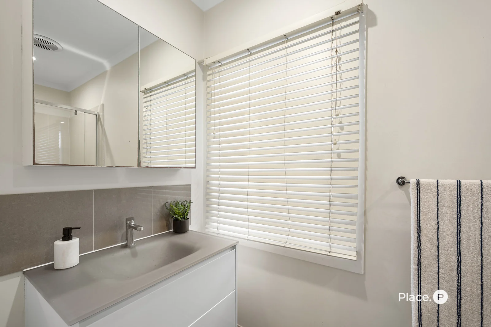 Additional image 12 of 144 Marshall Road, Holland Park West QLD 4121