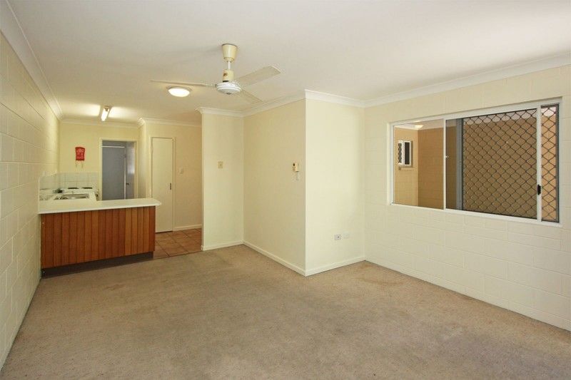 3/6 Campbell St, Hermit Park QLD 4812, Image 2