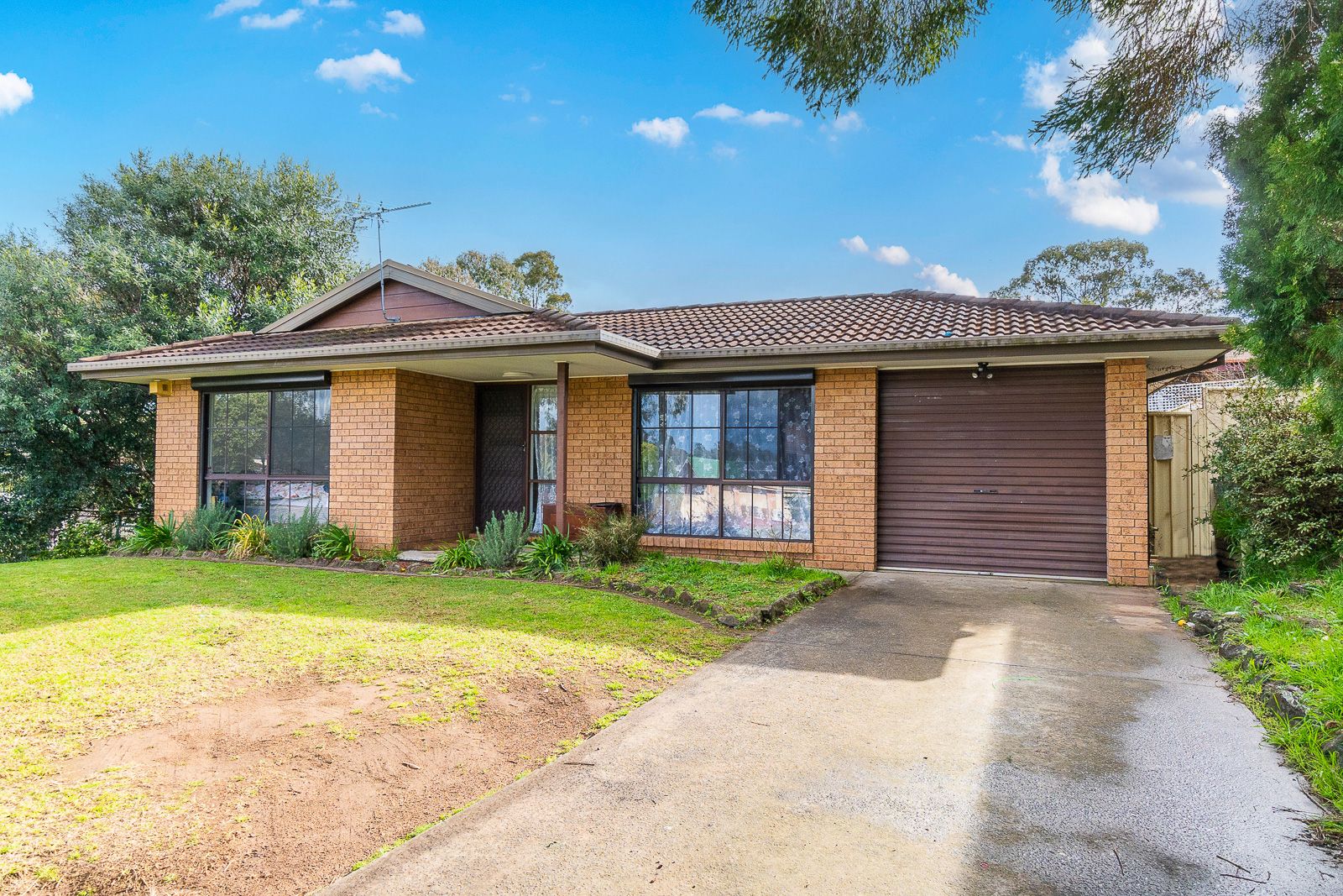 85 & 85a Crispsparkle Drive, Ambarvale NSW 2560, Image 0