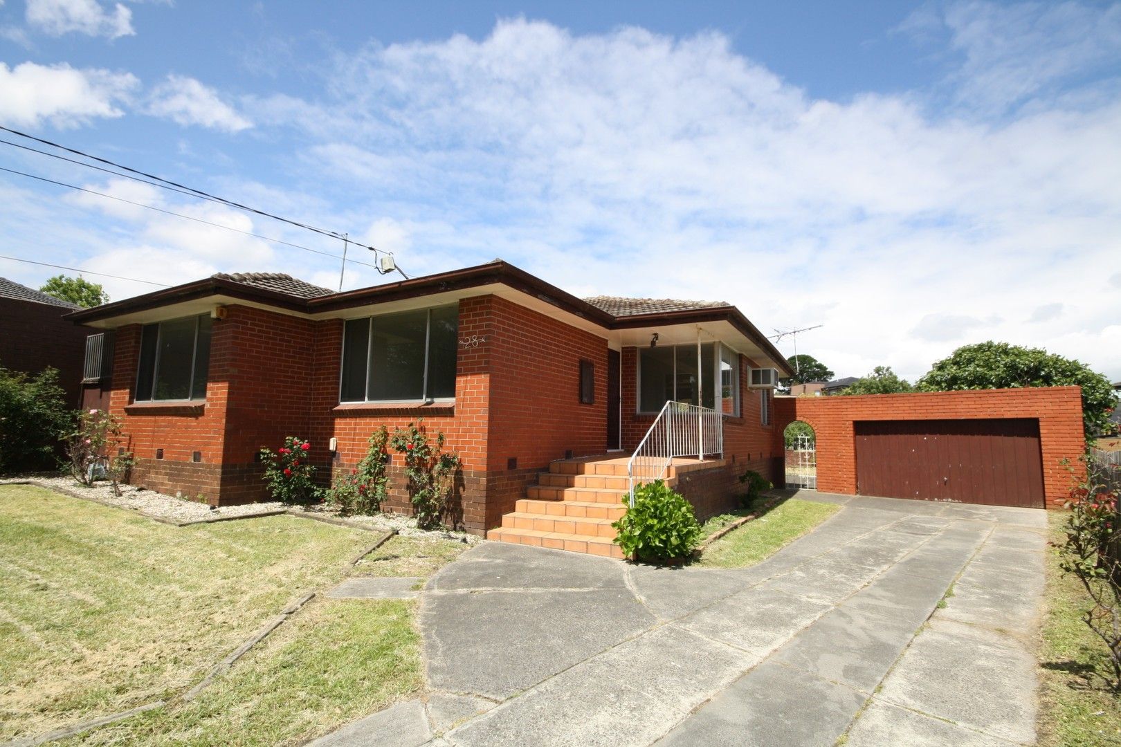 4 bedrooms House in 28 Monash Crescent CLAYTON SOUTH VIC, 3169