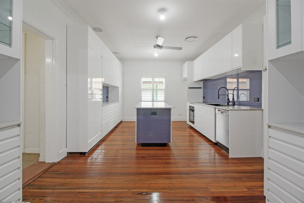 4 bedrooms House in 106 Ocean Street MOUNT SAINT THOMAS NSW, 2500