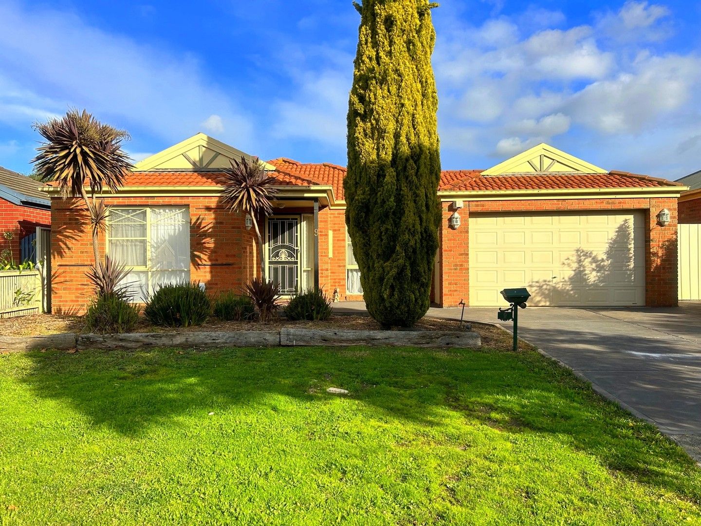 3 bedrooms House in 9 Brookside Court CRAIGIEBURN VIC, 3064