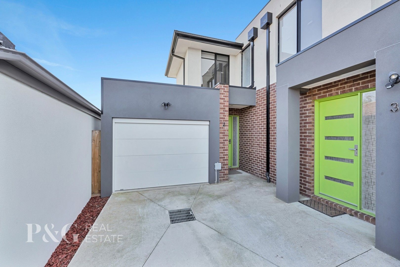 2 bedrooms Apartment / Unit / Flat in 2/302 Princes Highway NARRE WARREN VIC, 3805