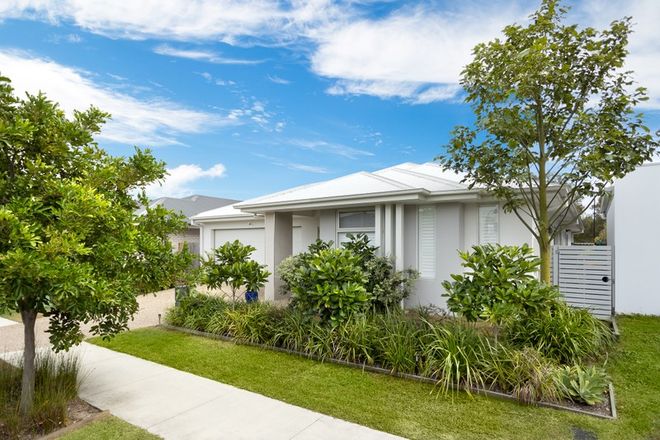 Picture of 21 Byron Avenue, NEWPORT QLD 4020