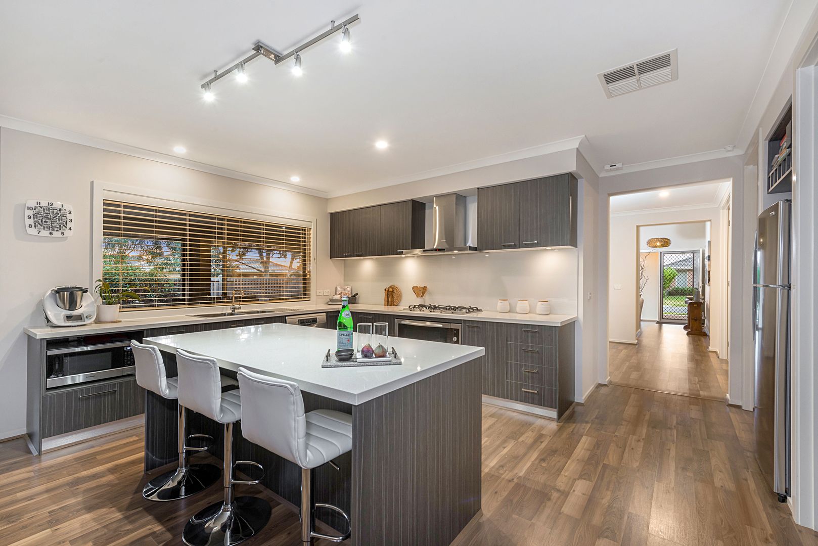 4 bedrooms House in 5 Eden  Avenue SKYE VIC, 3977