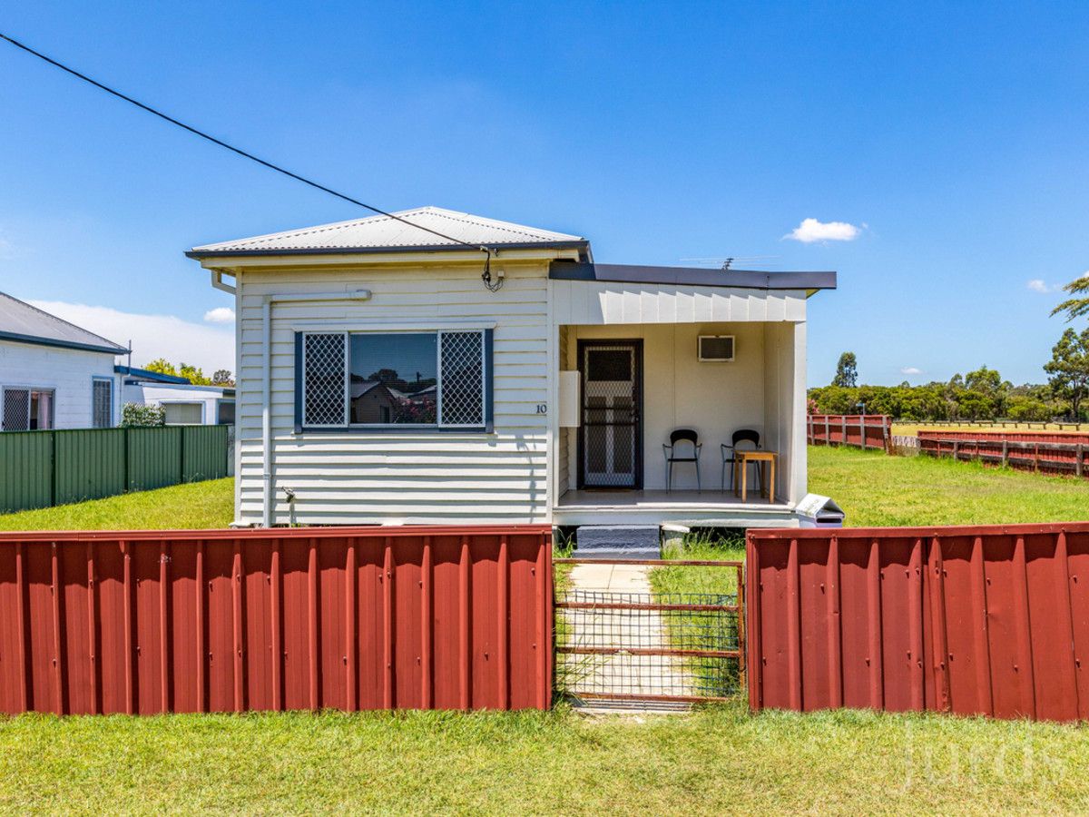 10 Fourth Street, Cessnock NSW 2325, Image 2