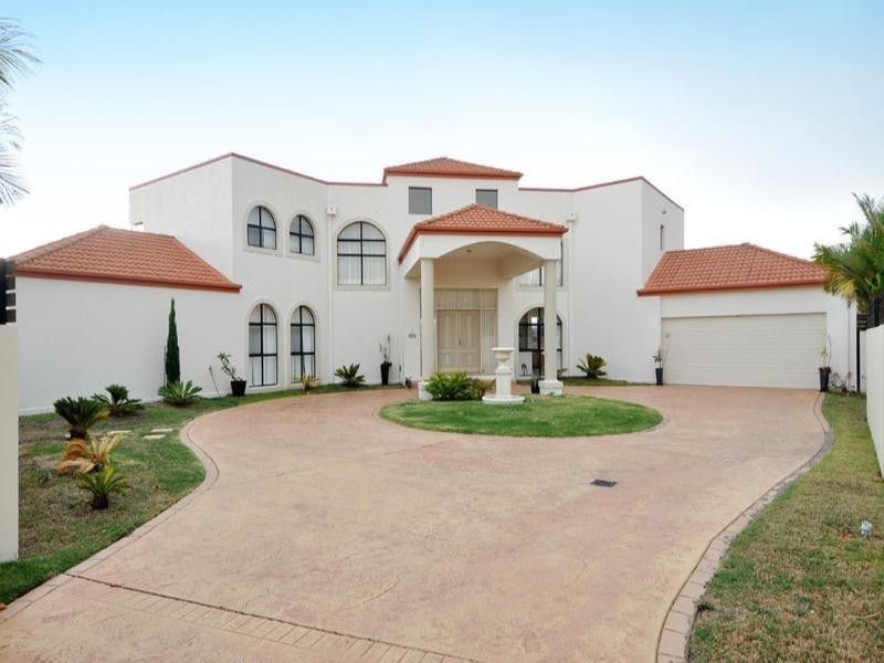 4 bedrooms House in 32 Prosperity Drive HELENSVALE QLD, 4212