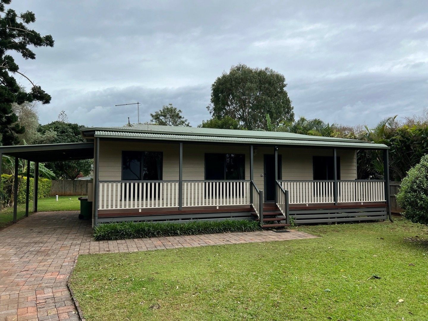 3 bedrooms House in 11 Mcbean Rd KARRAGARRA ISLAND QLD, 4184