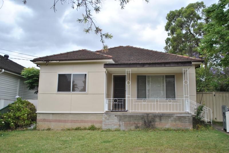 2 Larien Crescent, Birrong NSW 2143