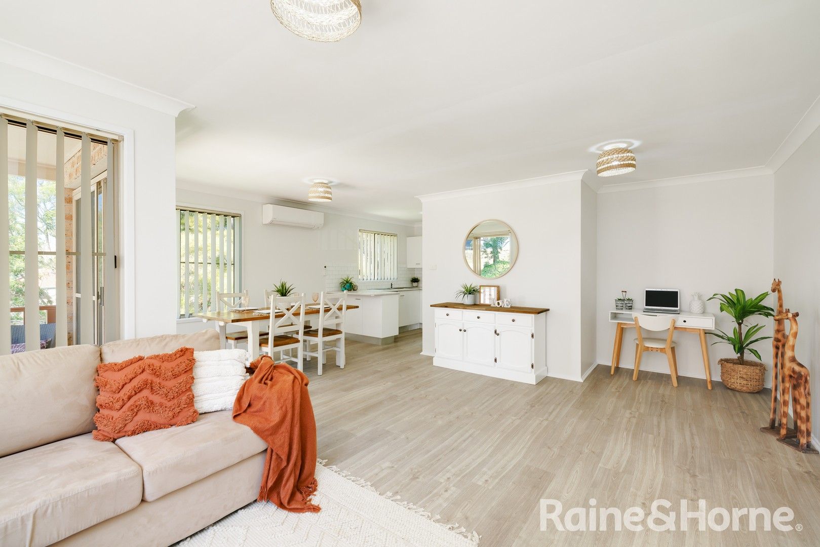 Unit 1/97 Decora Crescent, Warabrook NSW 2304, Image 0