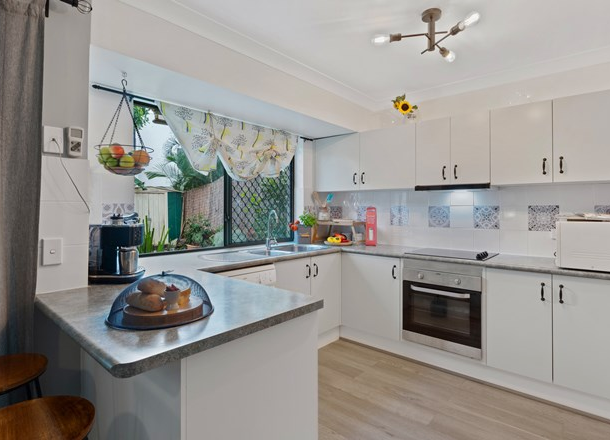 6/191 Greenacre Drive, Arundel QLD 4214