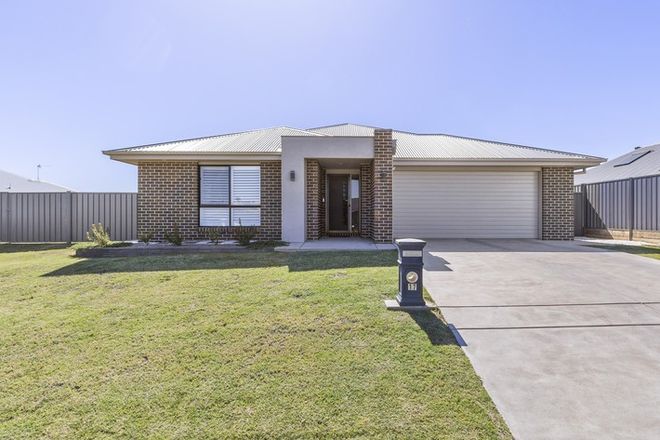 Picture of 17 Hayes Crescent, JUNEE NSW 2663
