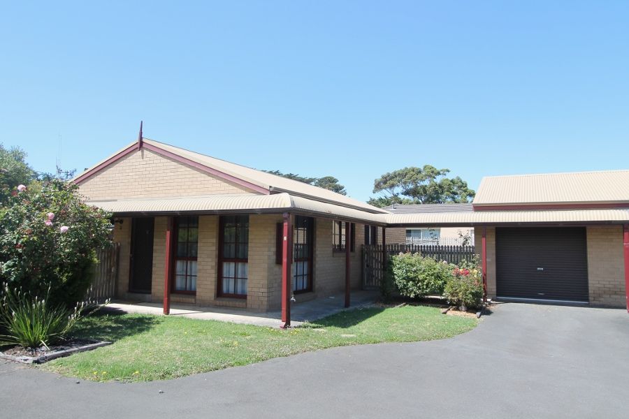 2 bedrooms Apartment / Unit / Flat in 2/2 Tower square WARRNAMBOOL VIC, 3280