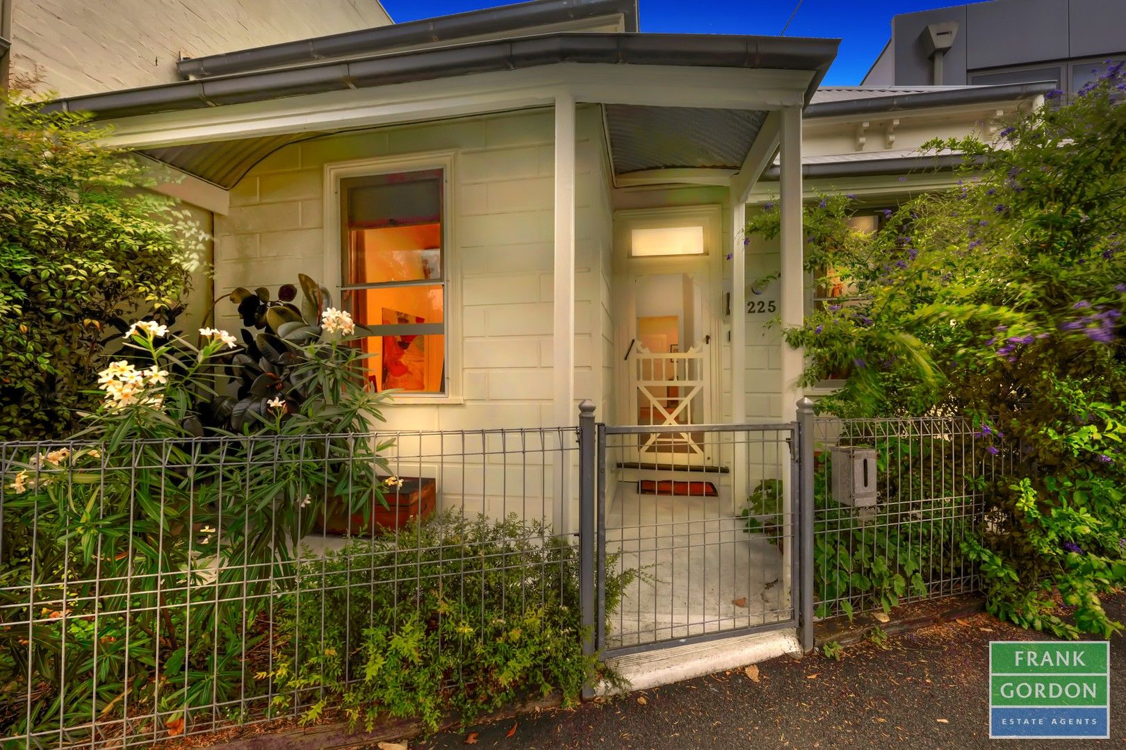 2 bedrooms House in 225 Esplanade West PORT MELBOURNE VIC, 3207