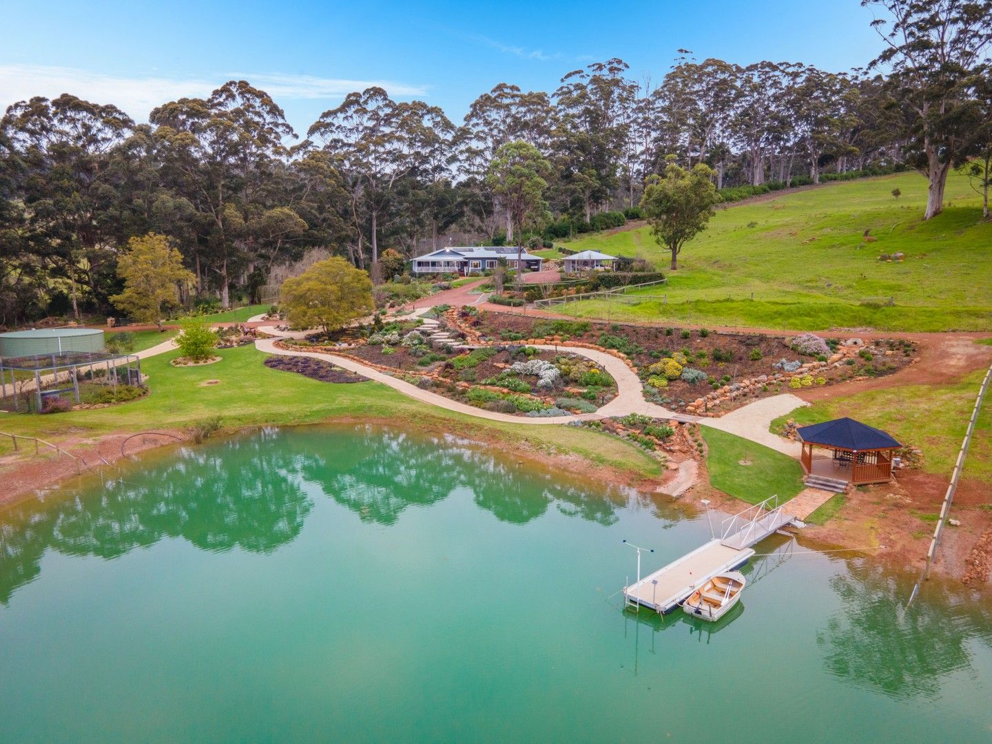 4 bedrooms Acreage / Semi-Rural in 20 Burrows Road SHADFORTH WA, 6333