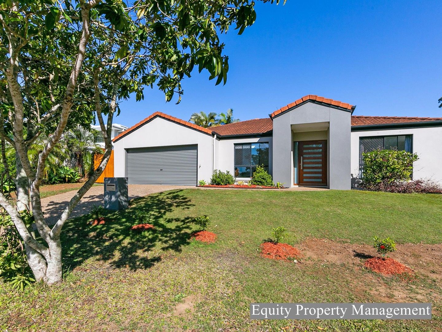 5 bedrooms House in 1 Bahr Place WELLINGTON POINT QLD, 4160