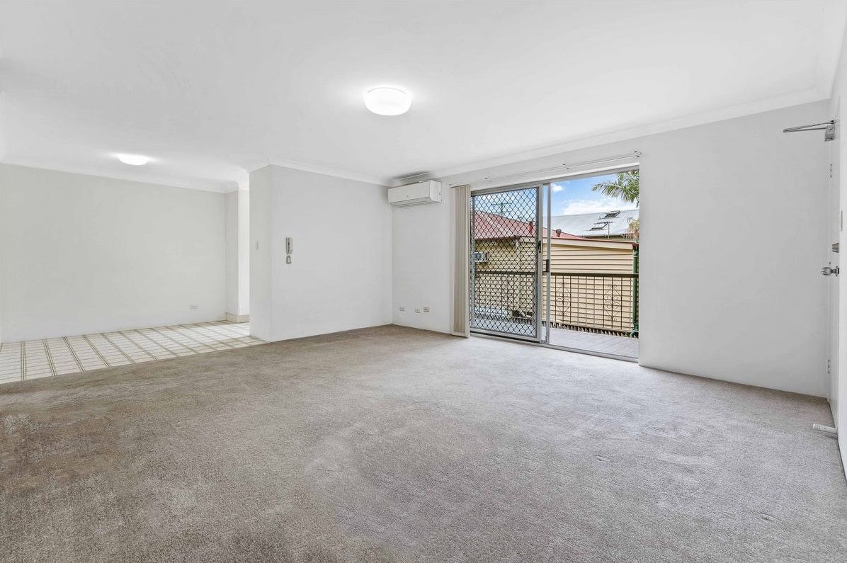 2 bedrooms Apartment / Unit / Flat in 2/117 Pembroke Road COORPAROO QLD, 4151