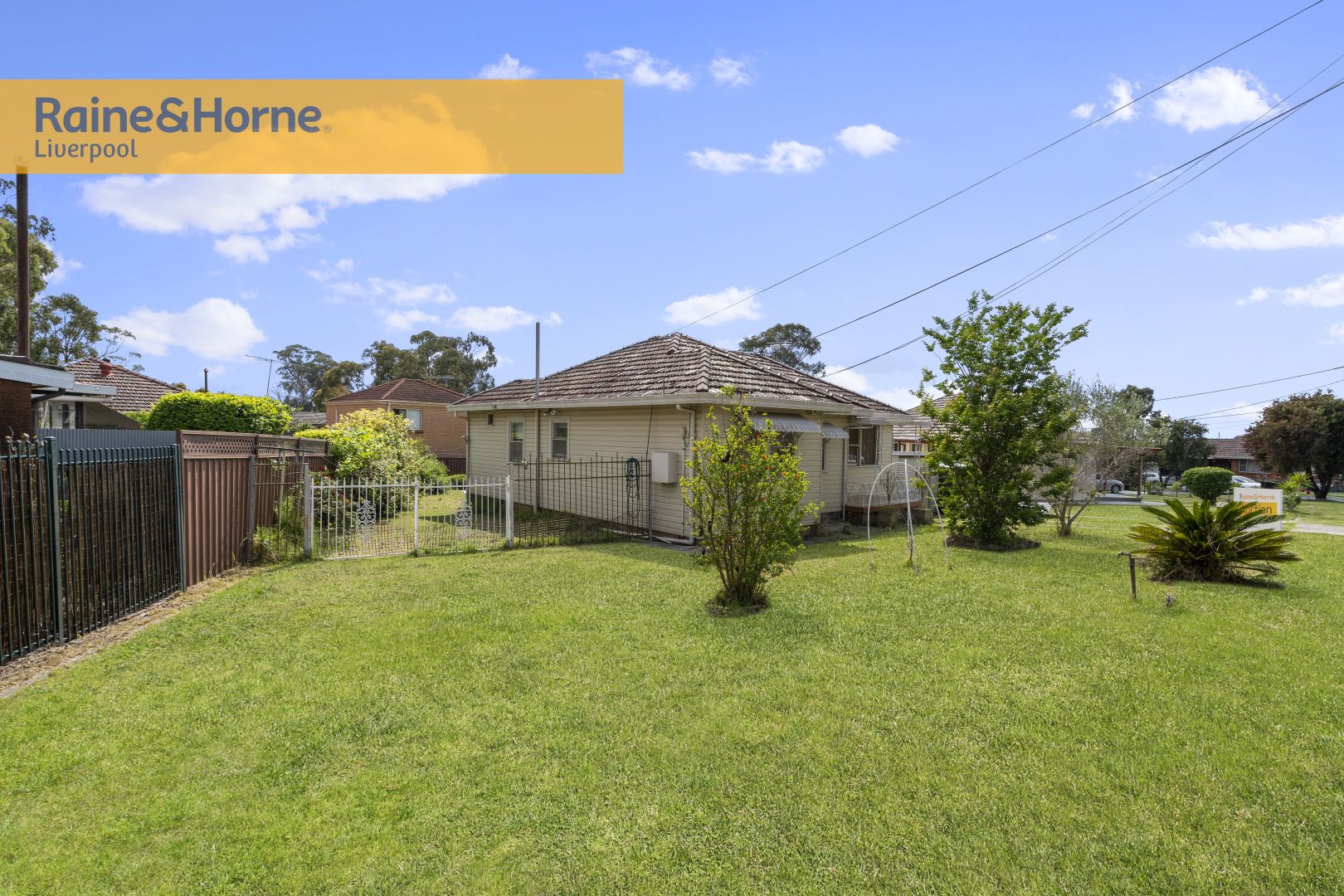 39 Holland Crescent, Casula NSW 2170, Image 2