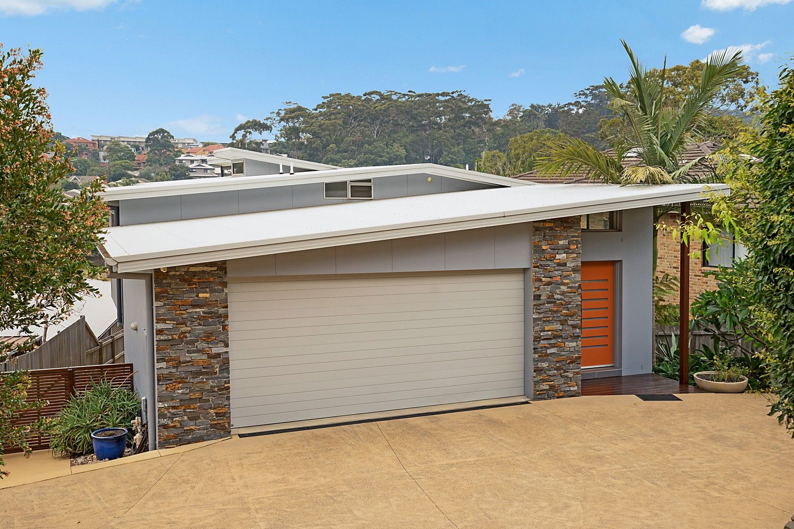 4 bedrooms House in 36 PARRY AVENUE TERRIGAL NSW, 2260