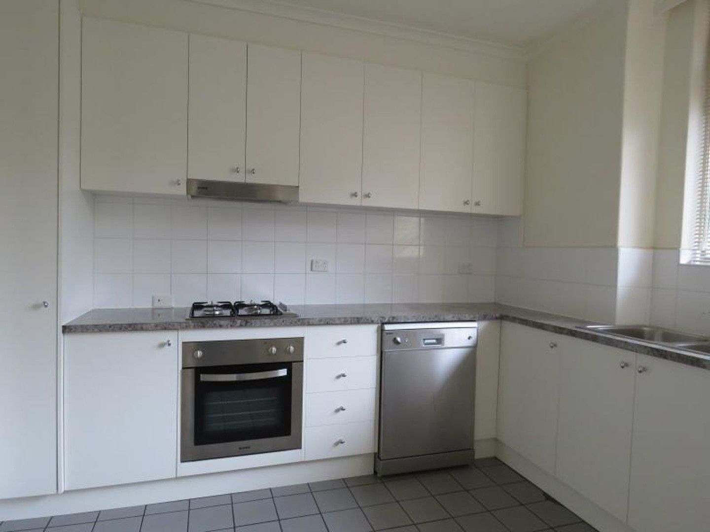 2 bedrooms Apartment / Unit / Flat in 5/3 Carinya Crescent CAULFIELD NORTH VIC, 3161