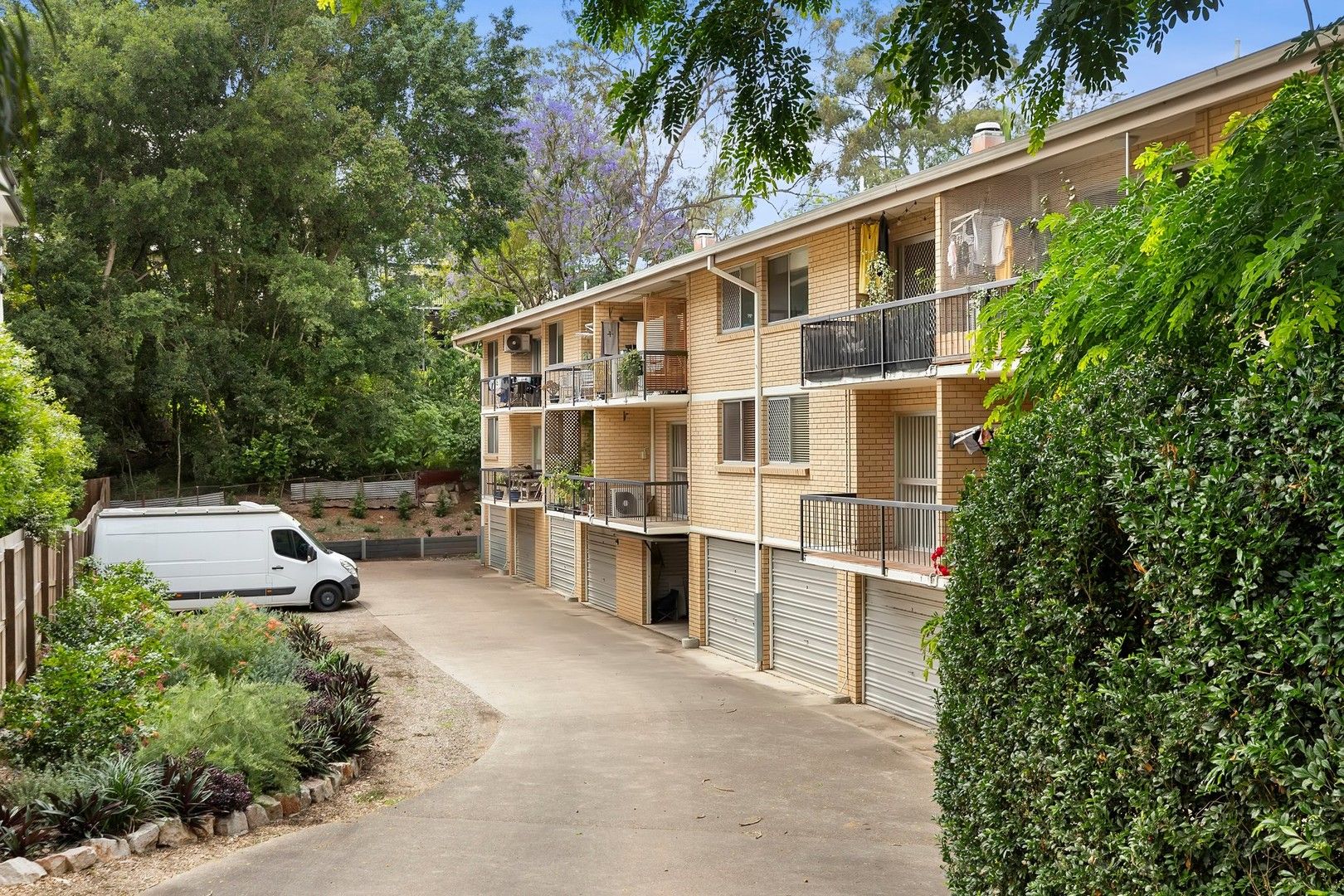 2 bedrooms Apartment / Unit / Flat in 5/82 Miskin Street TOOWONG QLD, 4066