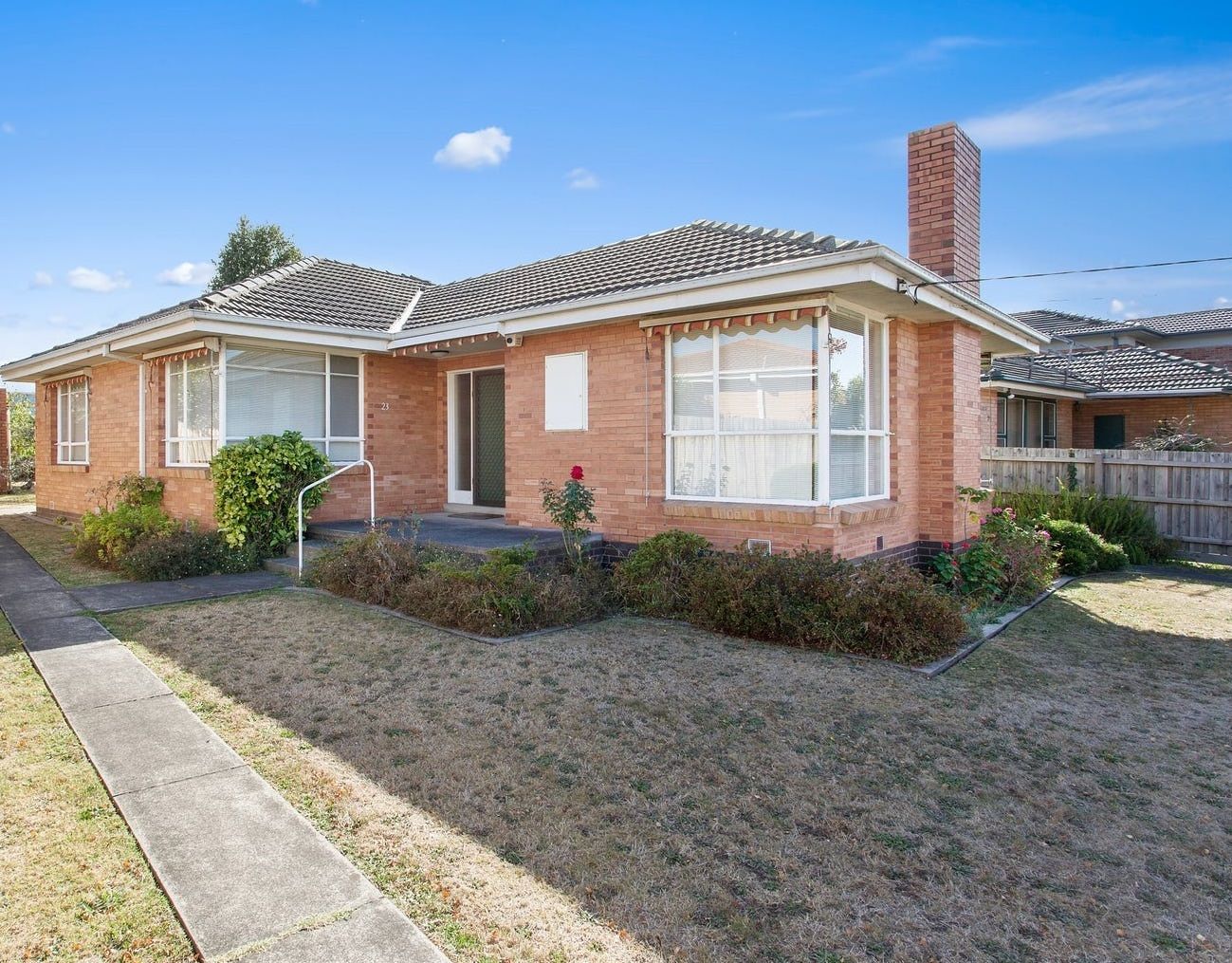 3 bedrooms House in 23 Amber Grove MOUNT WAVERLEY VIC, 3149