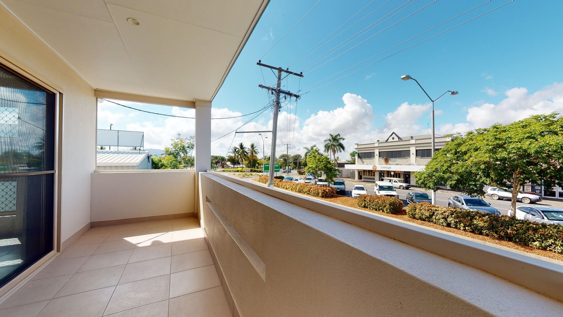 2 bedrooms Apartment / Unit / Flat in 1/8 Wandal Road WANDAL QLD, 4700