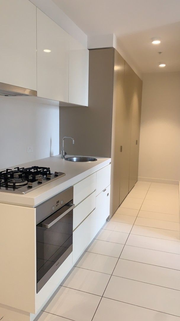 1 bedrooms Apartment / Unit / Flat in 2413/33 Mackenzie Street MELBOURNE VIC, 3000