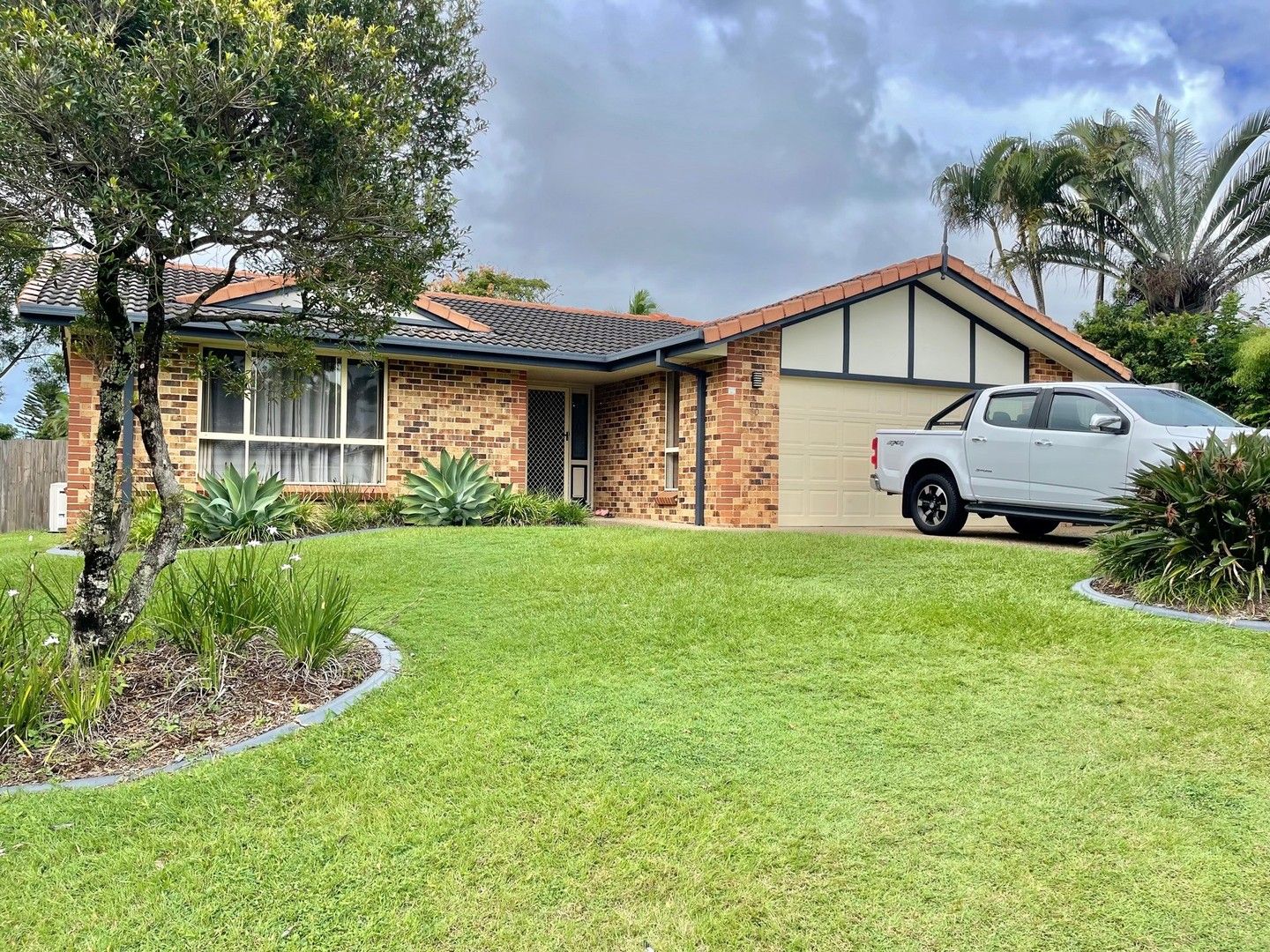 4 bedrooms House in 50 Inverness Way PARKWOOD QLD, 4214