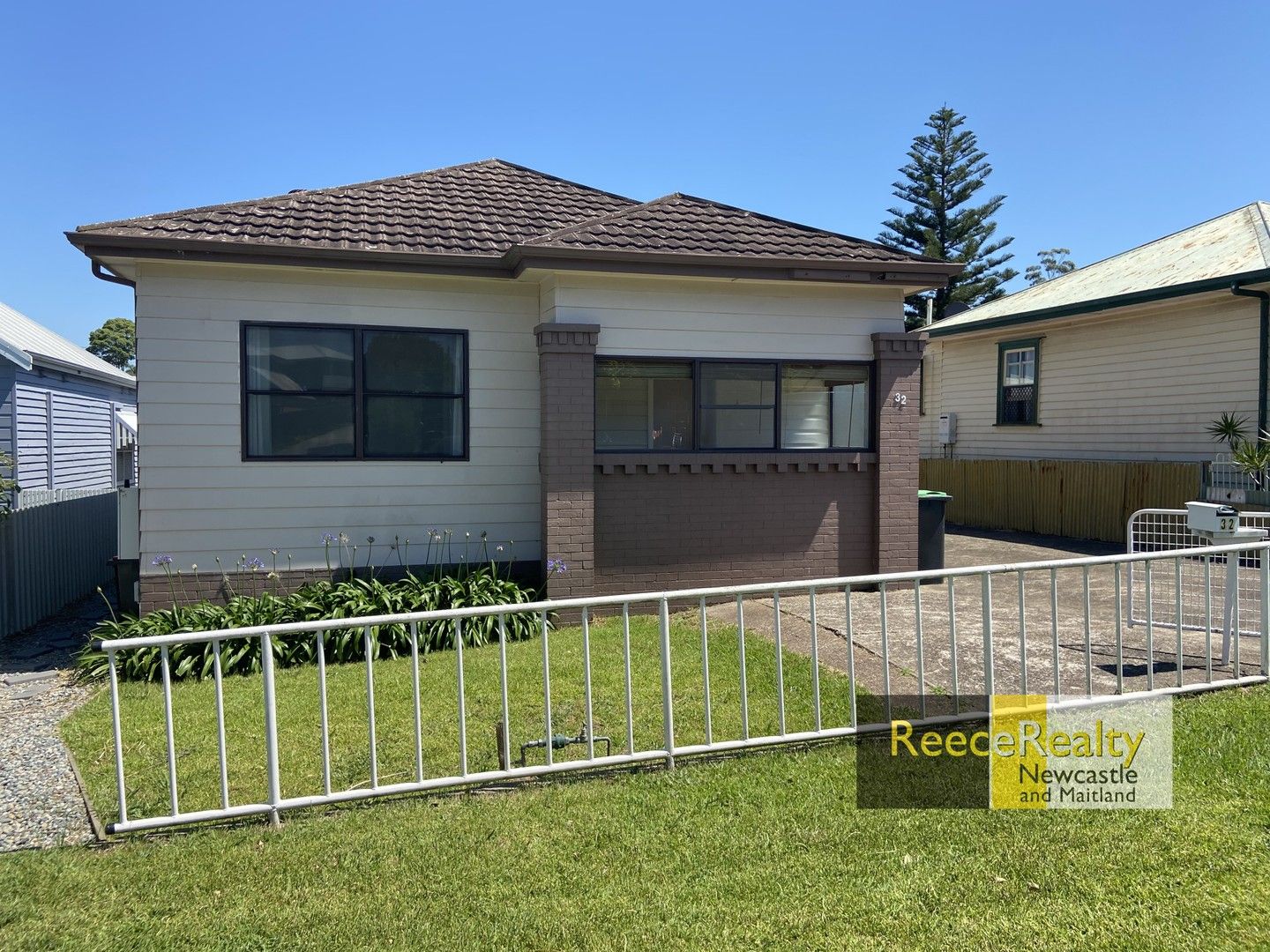 2 bedrooms House in 32 Lee Crescent BIRMINGHAM GARDENS NSW, 2287