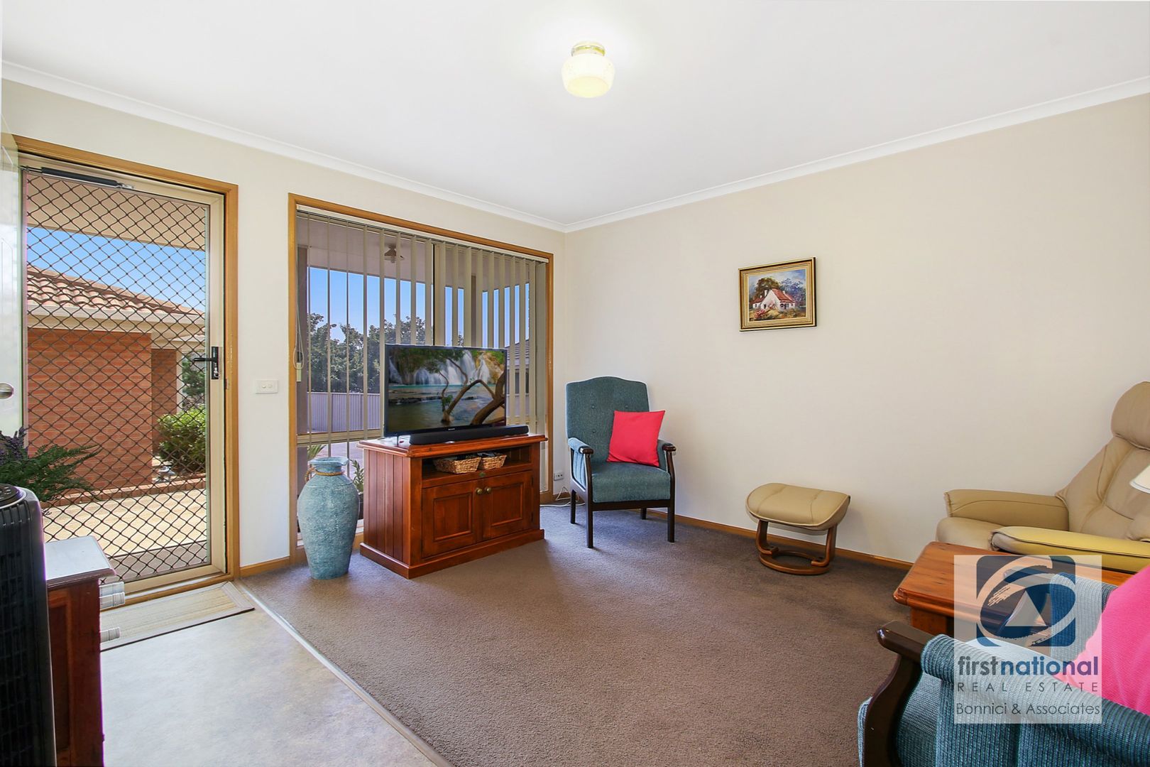 2/21 Kingsbury Court, West Wodonga VIC 3690, Image 1