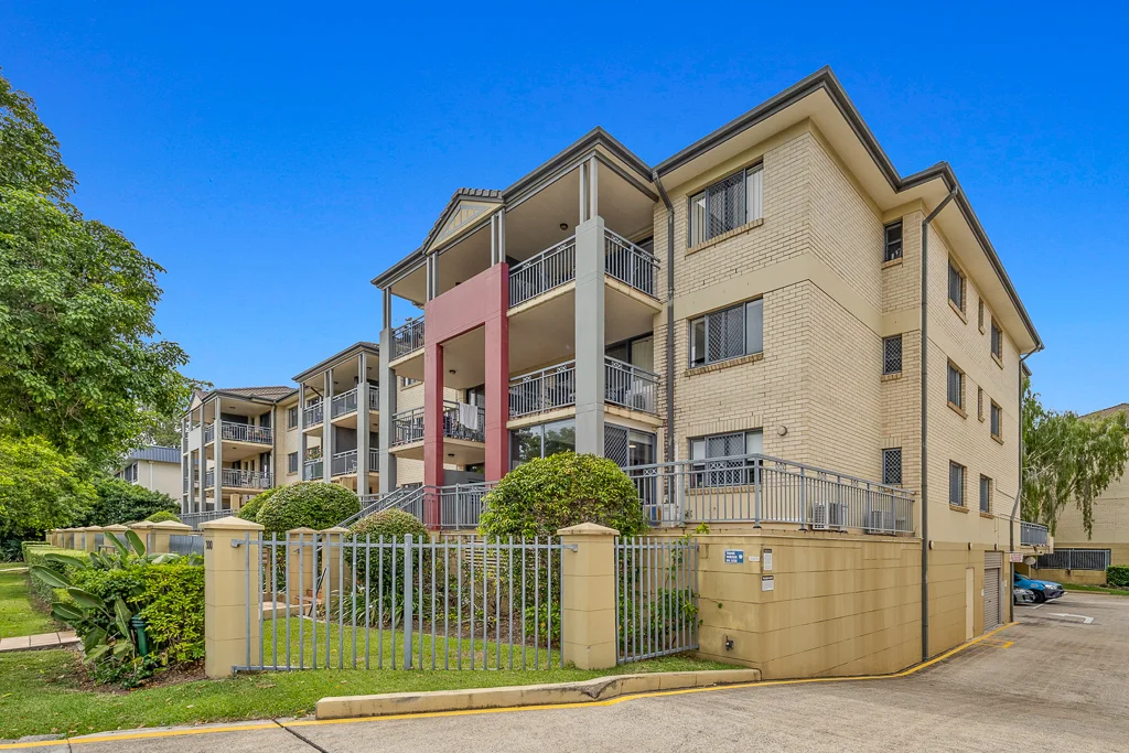 24/300 Sir Fred Schonell Drive, St Lucia QLD 4067